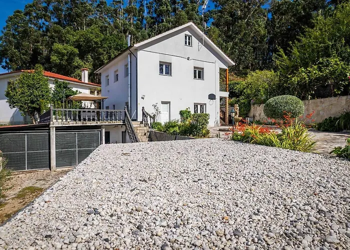 Gospodarstwo wiejskie Casa Fontes - Jaccuzzi And Pool
